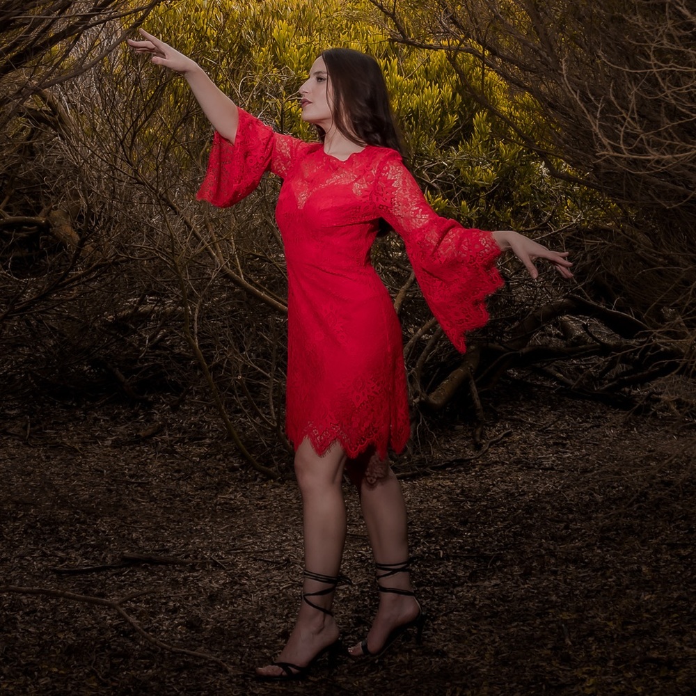 BCBG bright red Love Witch vibes dress 😍